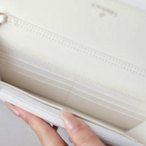 20240521_i1716259534_6860_7_jpg_e428d68e-ab7f-4bdc-a0e6-2ebafc00420b cc 24s woc 19cm white calfskin pearl ball