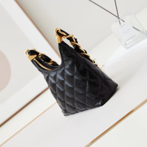 24a hobo bag 23cm black calfskin gold hardware