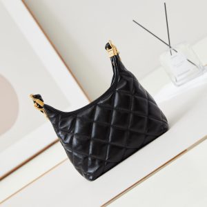 24a hobo bag 23cm black calfskin gold hardware