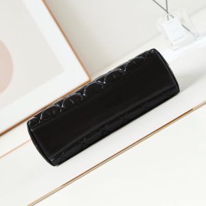 24a hobo bag 32cm black calfskin gold hardware