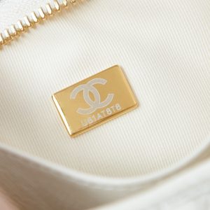 24a hobo bag 23cm white calfskin gold hardware