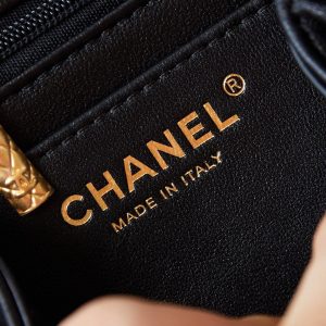 24a flap bag with top handle 18cm black lambskin gold hardware