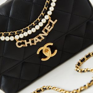 24a small flap bag 23cm white lambskin pearl and gold hardware