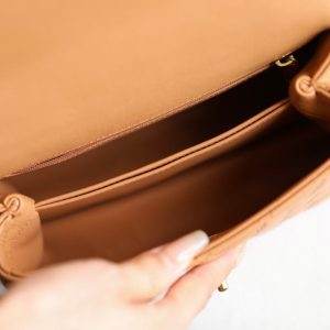 20240628_i1719566837_3348_7_jpg coco handle flap bag 24cm brown quilted caviar leather