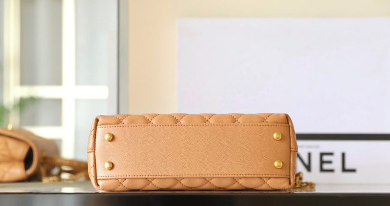 20240628_i1719566837_466_6_jpg coco handle flap bag 24cm brown quilted caviar leather