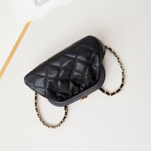 24a clutch 24cm black lambskin gold hardware