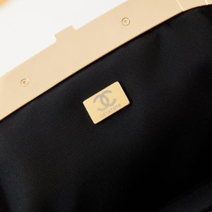 24a clutch 24cm black lambskin gold hardware