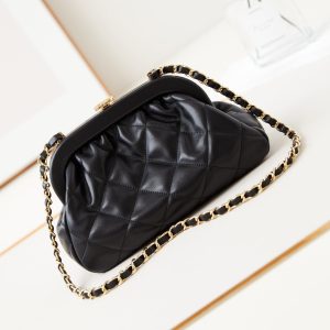 24a clutch 24cm black lambskin gold hardware