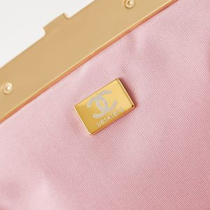 24a clutch 24cm light pink lambskin gold hardware