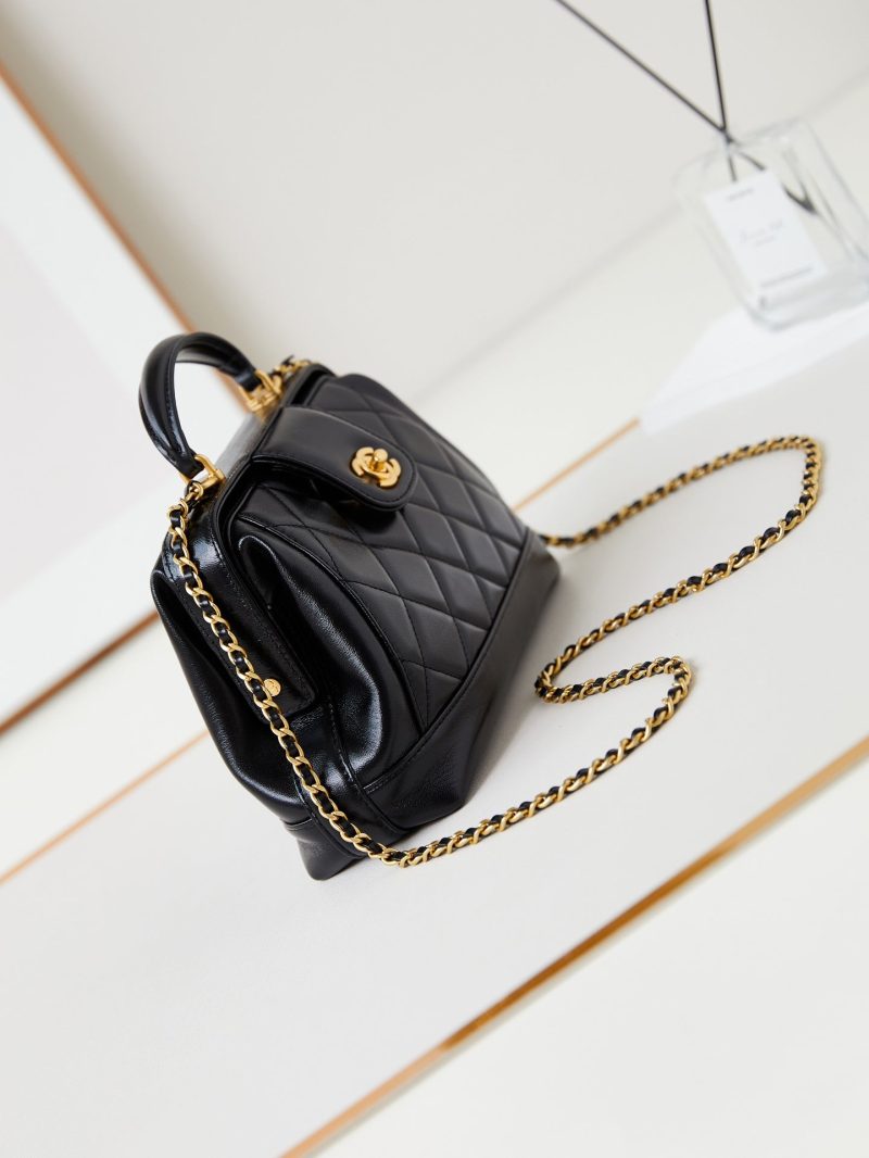 20240816_i1723823894_3331_2_jpg CC 24A Top Handle 23.5cm Black Wax Leather Gold Hardware 238469