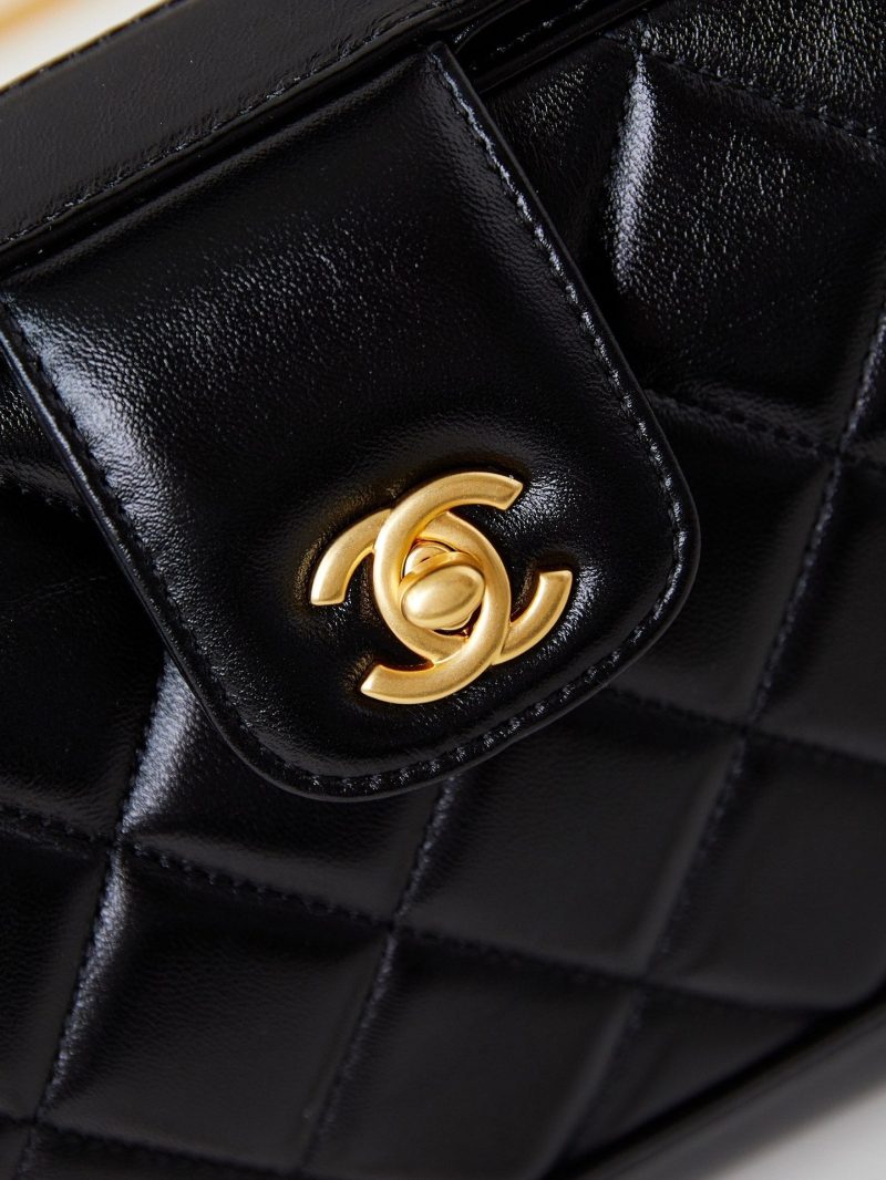 20240816_i1723823894_6016_1_jpg CC 24A Top Handle 23.5cm Black Wax Leather Gold Hardware 238469