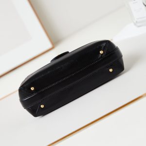 20240816_i1723823894_8123_5_jpg CC 24A Top Handle 23.5cm Black Wax Leather Gold Hardware 238469