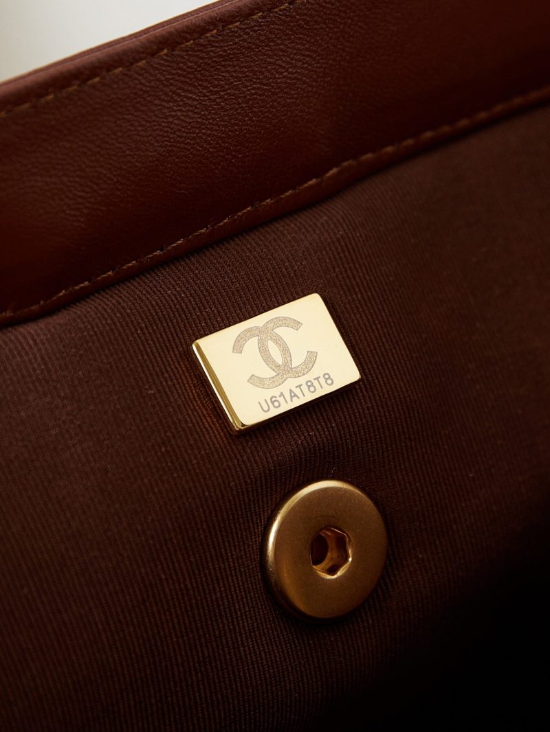 20240816_i1723823932_6840_8_jpg CC 24A Top Handle 23.5cm Brown Wax Leather Gold Hardware 238471