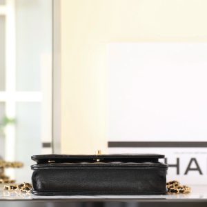 24b woc 19cm black lambskin gold hardware