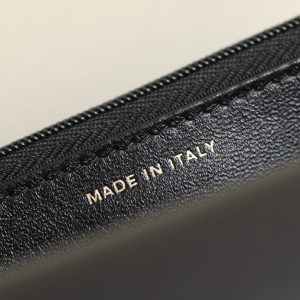 24b woc 19cm black lambskin gold hardware