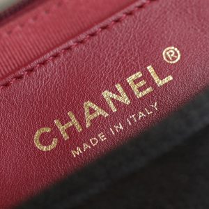 CC 24K Flap Bag 23cm Black Grained Calfskin Gold Hardware