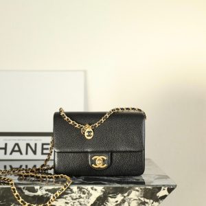 CC 24K Flap Bag 18cm Black Grained Calfskin Gold Hardware