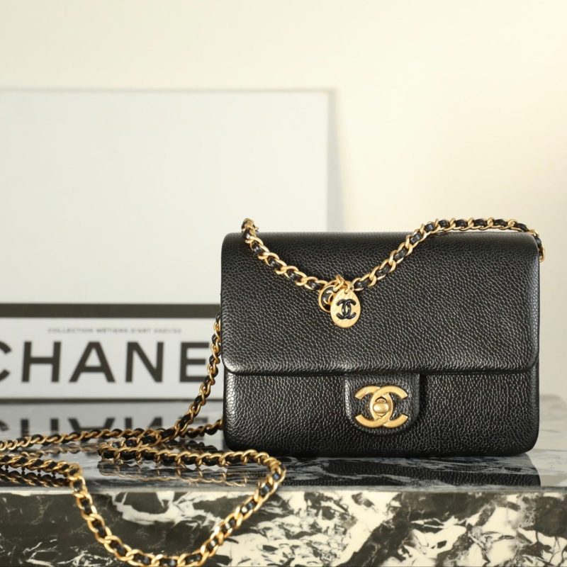 CC 24K Flap Bag 18cm Black Grained Calfskin Gold Hardware