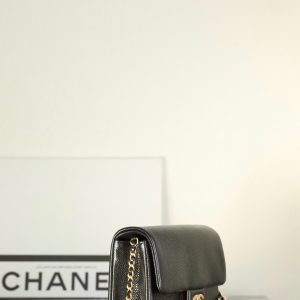 CC 24K Flap Bag 18cm Black Grained Calfskin Gold Hardware