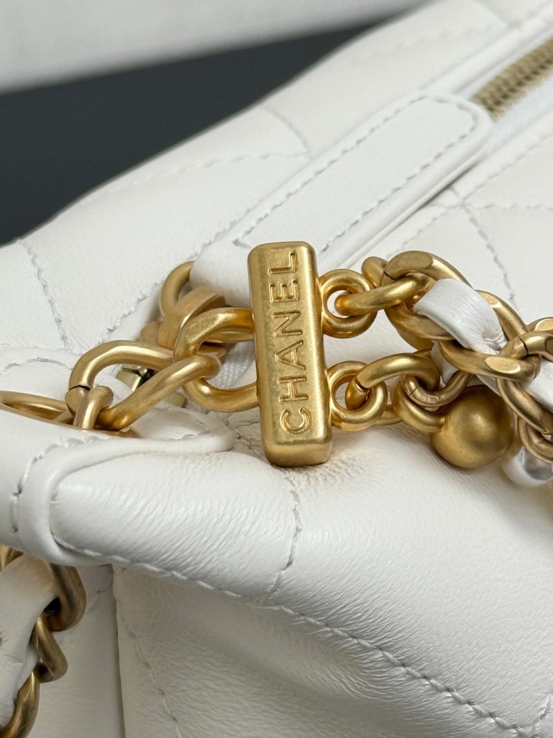 Chanel 2026 Matelassé Pearl Chain Bag White Lambskin