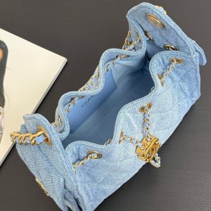 20251222_i1766396694_6194_6_jpg_8e978428-3cfc-41ba-8492-939568e8c1f4 Chanel 25 Hobo Bag 22cm Blue Denim