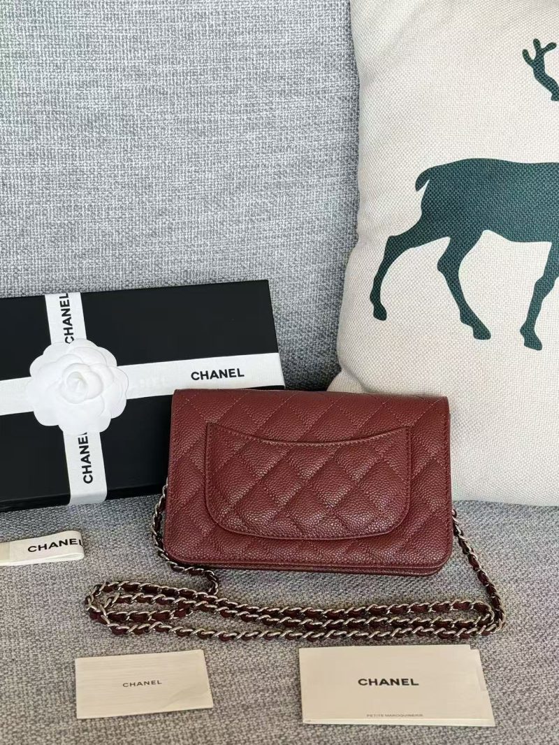 47a05c1536405bacfef8ded1cd795ac8 CC Classic WOC 19cm Burgundy Caviar Leather