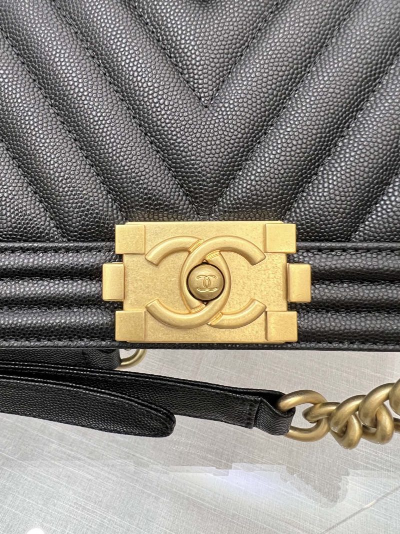 Image_20231111111010 BOY BAG MEDIUM 25 BLACK CHEVRON CAVIAR RUTHENIUM HARDWARE