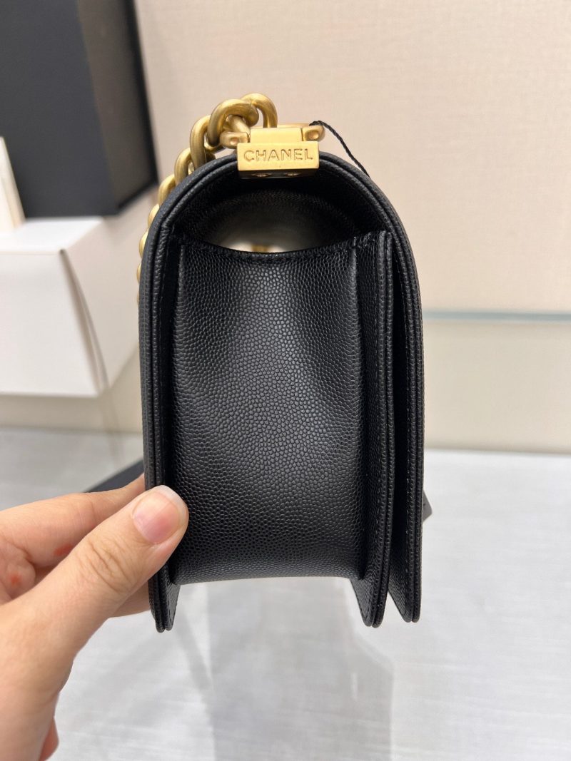 Image_20231111111025 BOY BAG MEDIUM 25 BLACK CHEVRON CAVIAR RUTHENIUM HARDWARE