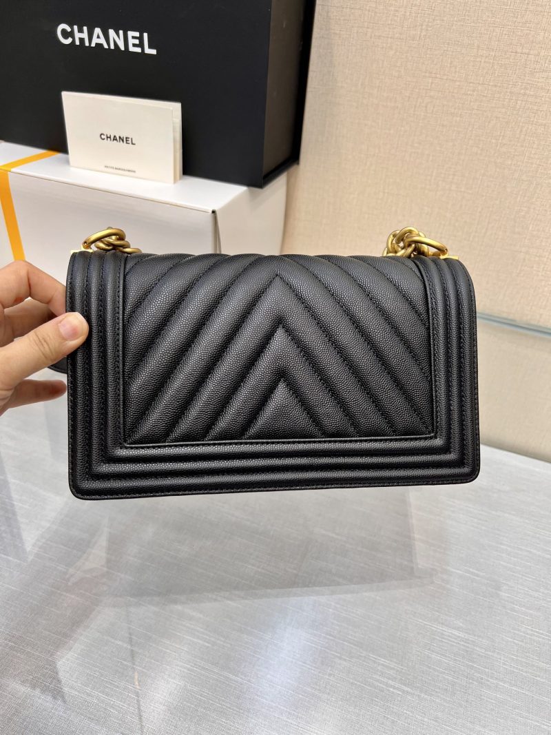 Image_20231111111032 BOY BAG MEDIUM 25 BLACK CHEVRON CAVIAR RUTHENIUM HARDWARE