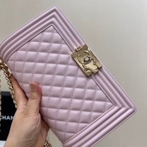 Image_20231111111115 BOY BAG MEDIUM 25 LIGHT PINK CAVIAR GOLD HARDWARE