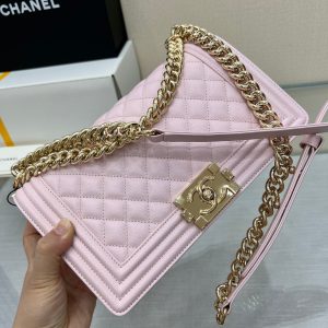 Image_20231111111139 BOY BAG MEDIUM 25 LIGHT PINK CAVIAR GOLD HARDWARE