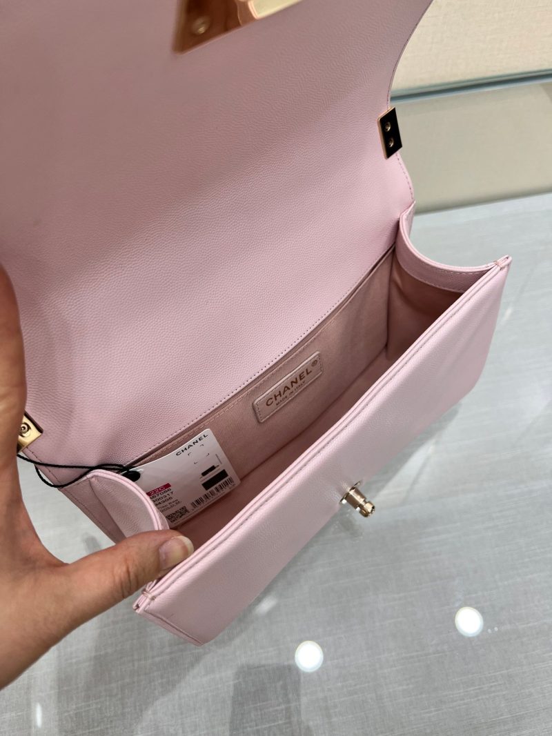 Image_20231111111154 BOY BAG MEDIUM 25 LIGHT PINK CAVIAR GOLD HARDWARE