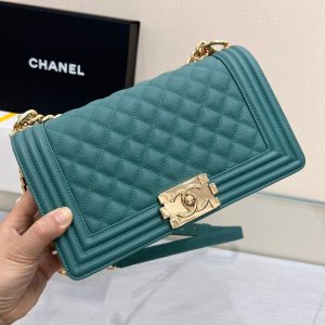 Image_20231111112027 BOY BAG MEDIUM 25 EVERGREEN CAVIAR GOLD HARDWARE