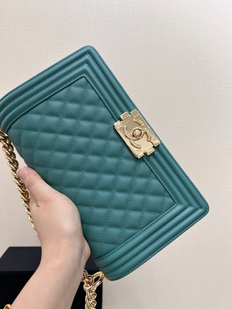 Image_20231111112046 BOY BAG MEDIUM 25 EVERGREEN CAVIAR GOLD HARDWARE