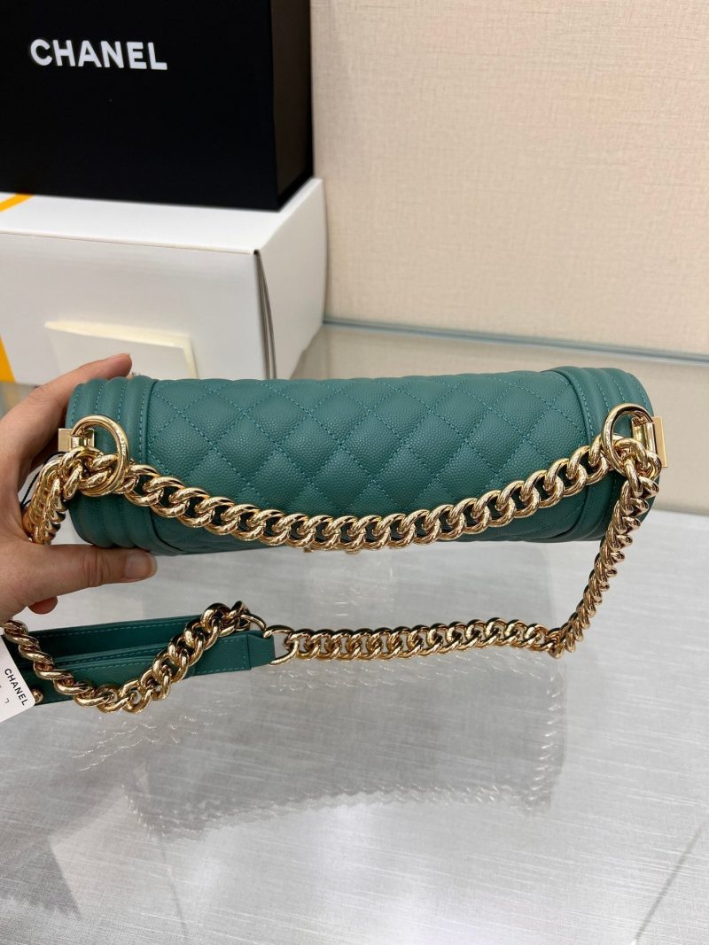 Image_20231111112106 BOY BAG MEDIUM 25 EVERGREEN CAVIAR GOLD HARDWARE