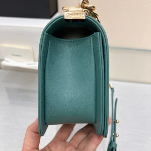 Image_20231111112111 BOY BAG MEDIUM 25 EVERGREEN CAVIAR GOLD HARDWARE