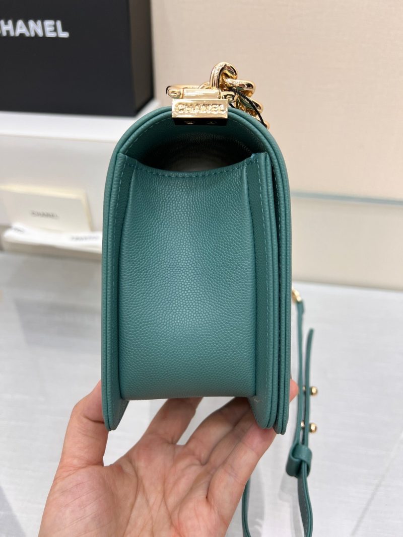 Image_20231111112111 BOY BAG MEDIUM 25 EVERGREEN CAVIAR GOLD HARDWARE