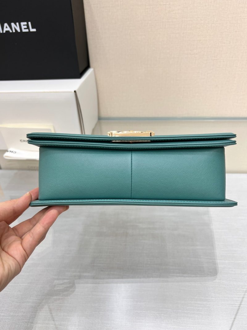 Image_20231111112121 BOY BAG MEDIUM 25 EVERGREEN CAVIAR GOLD HARDWARE