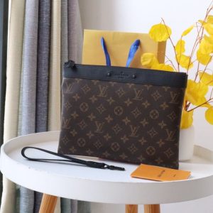 Image_20240110154625 POCHETTE TO GO 30 MONOGRAM CANVAS
