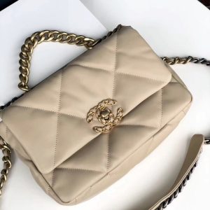 Image_20240314191220 19 FLAP BAG CREAM GOATSKIN GOLD HARDWARE