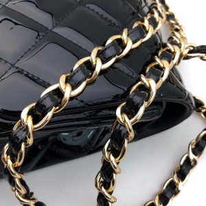 CLASSIC JUMBO FLAP BAG 30CM BLACK PATENT CALFSKIN GOLD HARDWARE