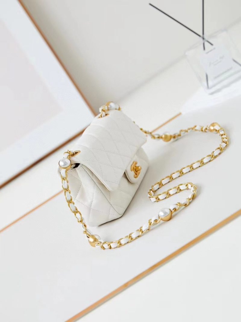 CC 24F Flap Bag White Lambskin Pearl Gold Hardware