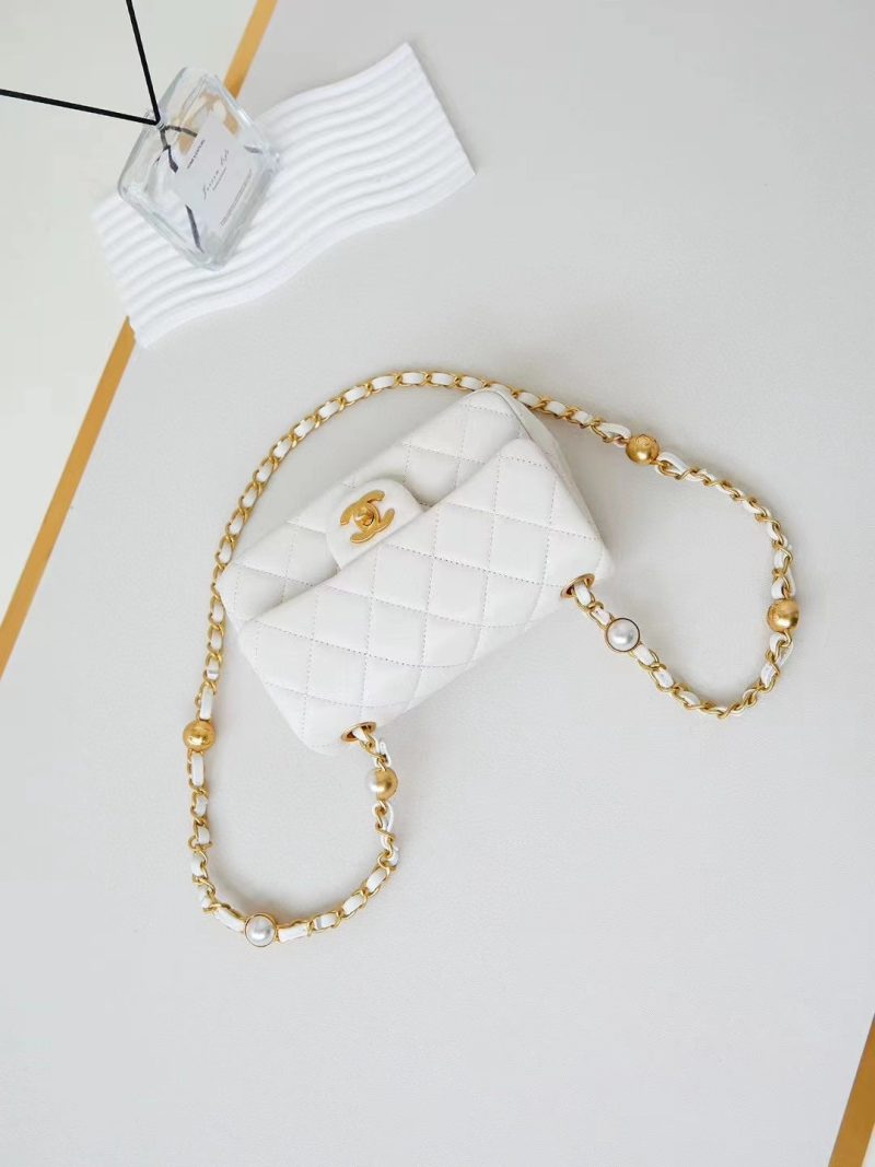 CC 24F Flap Bag White Lambskin Pearl Gold Hardware
