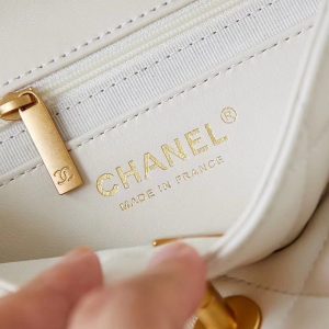 CC 24F Flap Bag White Lambskin Pearl Gold Hardware