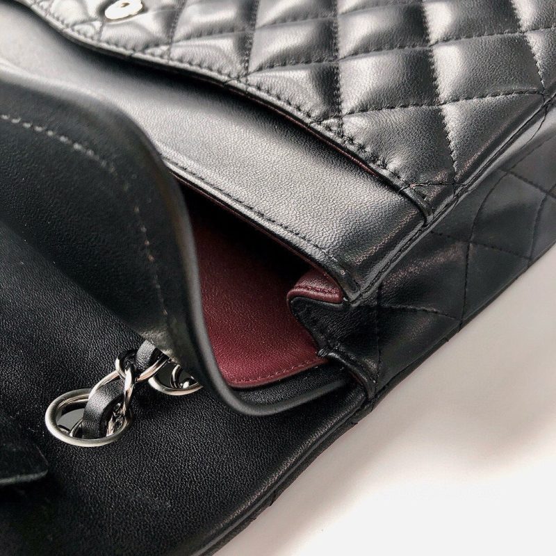 CLASSIC FLAP 25 BLACK LAMBSKIN SILVER HARDWARE