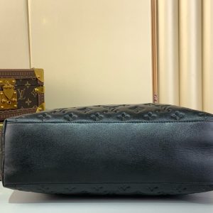 Coussin Hobo MM 38cm Black Monogram Empreinte Leather