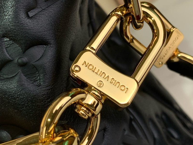 Coussin Hobo MM 38cm Black Monogram Empreinte Leather