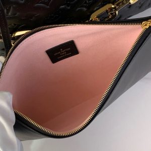 Coussin Hobo MM 38cm Black Monogram Empreinte Leather