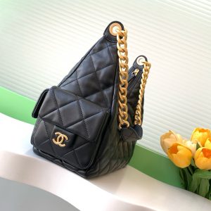MAXI HOBO BAG 25 IN BLACK LAMBSKIN GOLD HARDWARE