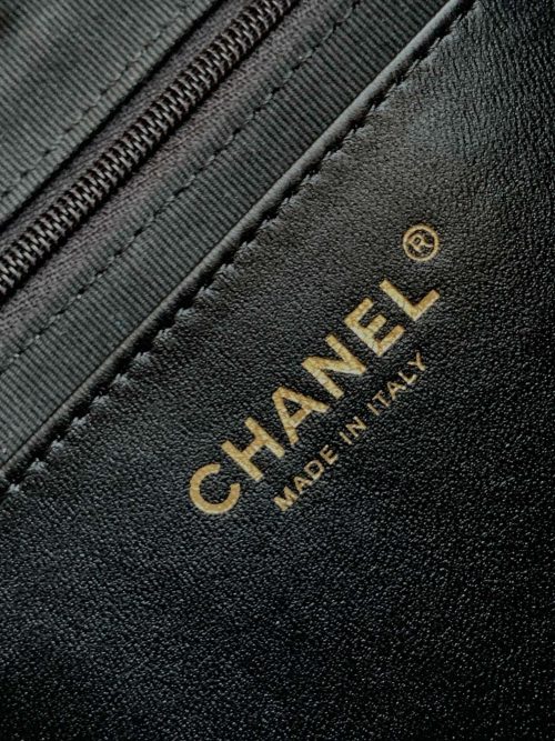 Image_20241231180858 MAXI HOBO BAG 25 IN BLACK LAMBSKIN GOLD HARDWARE